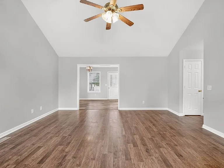 108 Roberts Dr — Photo 12