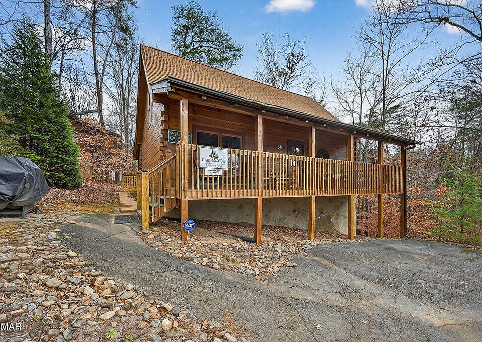 1st image of 640 Forest Dr