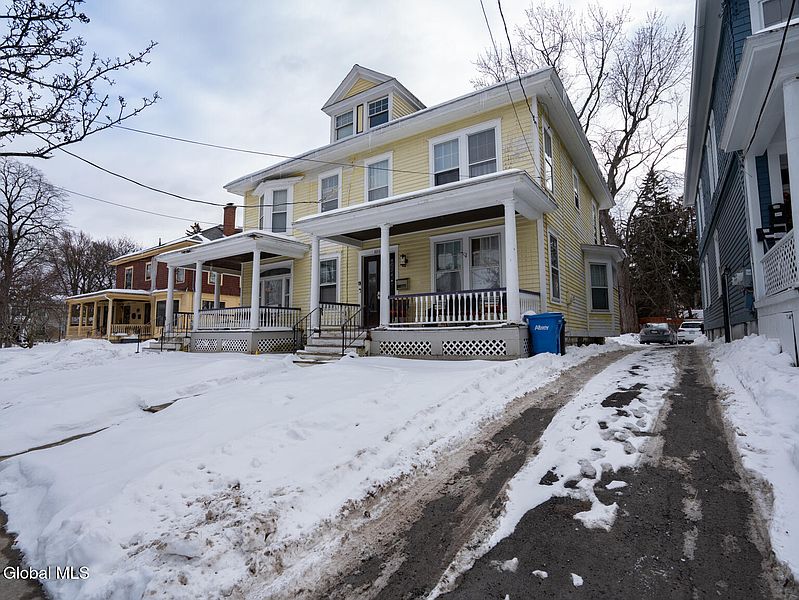 3rd image of 884-886 Lancaster Street