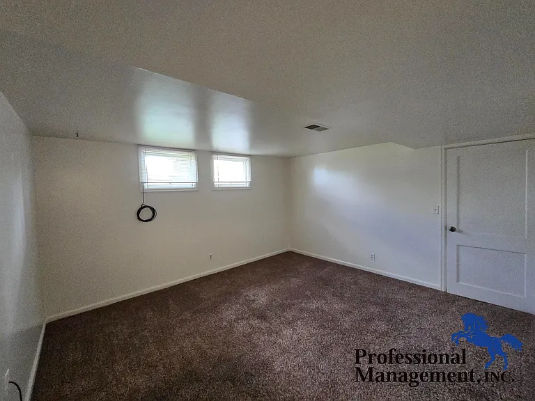 641 1/2 Avenue D — Photo 2