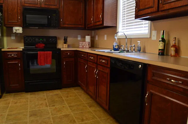 3 bed, 1379 sqft, $1,495 — Photo 2