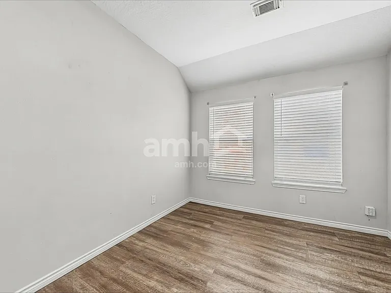 2423 Lofty Falls Ct — Photo 8