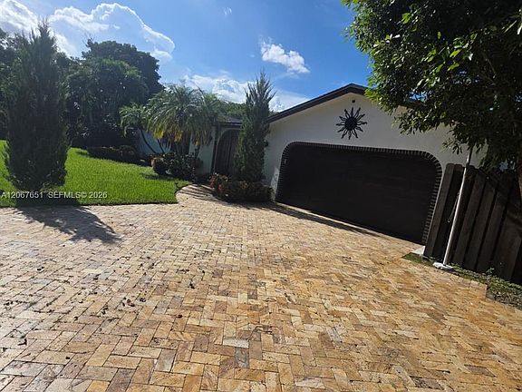 2nd image of 18611 SW 61st Ct