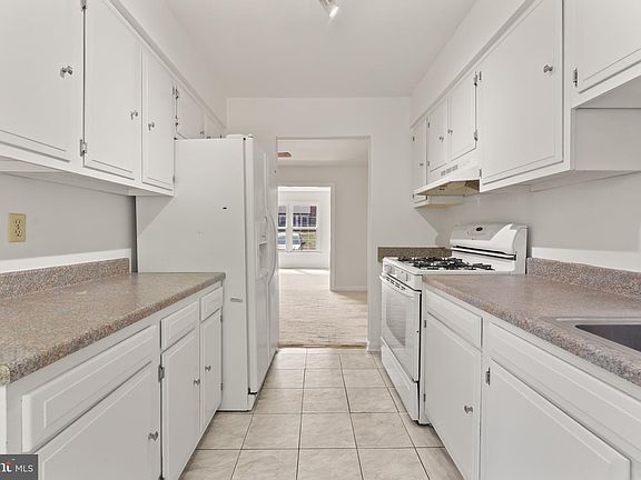 5th image of 4503 Garfield Ct
