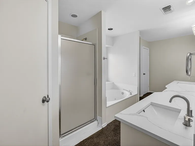 1009 McCoy Dr — Photo 21