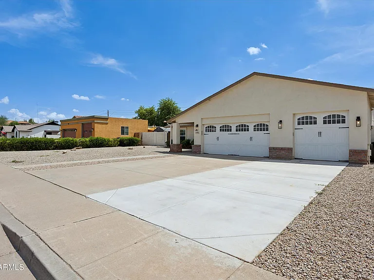 5401 E Beck Ln — Photo 4