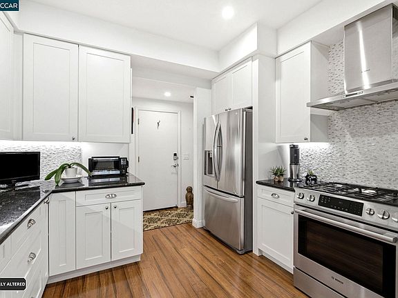 3rd image of 1345 Shell Ln