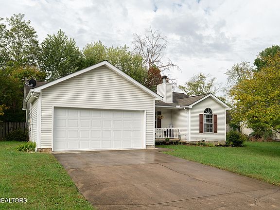 2nd image of 6931 Yellow Oak Ln