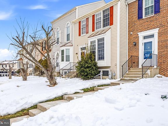 3rd image of 49 Rocky Brook Ct