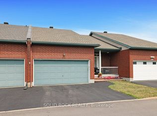 561 Chapel Park Point, Ottawa, ON K1C7P2