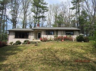 155 Rogers St, Spruce Pine, NC 28777