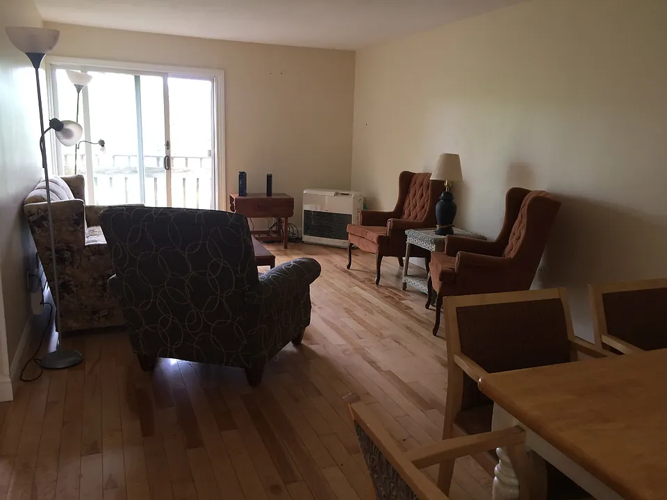 60 Austin Dr #1