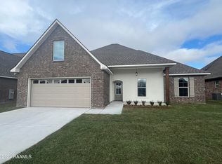 228 Woodhaven Rd, Youngsville, LA 70592