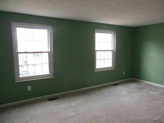 3rd image of 2023 Knightsbridge Dr