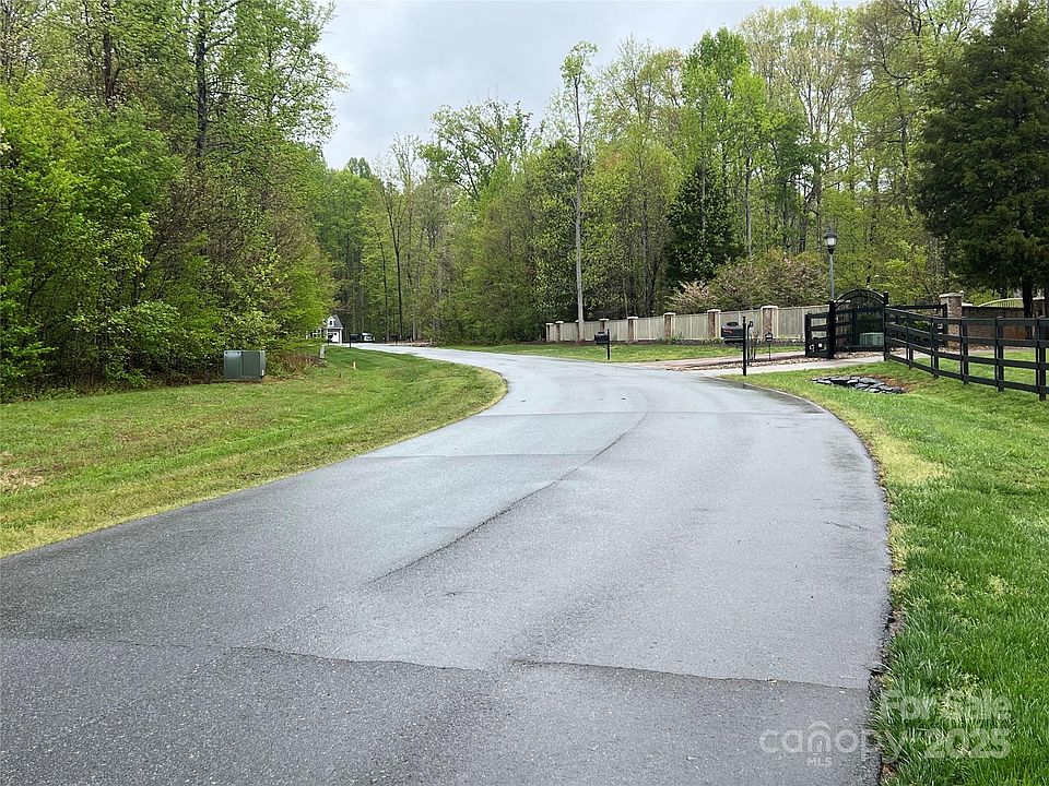 2nd image of 175 Worthington Dr