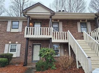 277 Olde Vineyard Ct, Winston Salem, NC 27104