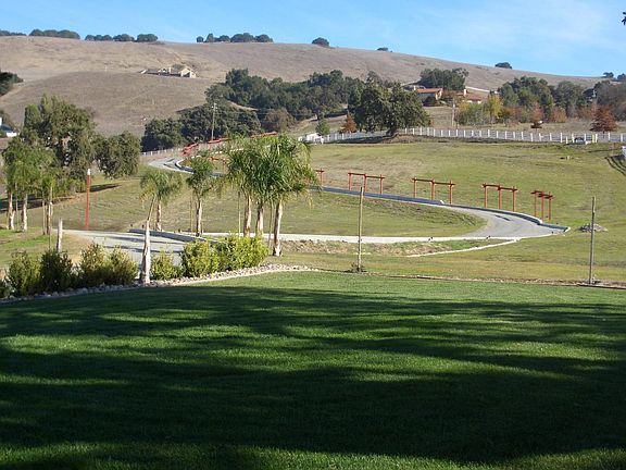 5th image of 2580 Bridle Path Dr