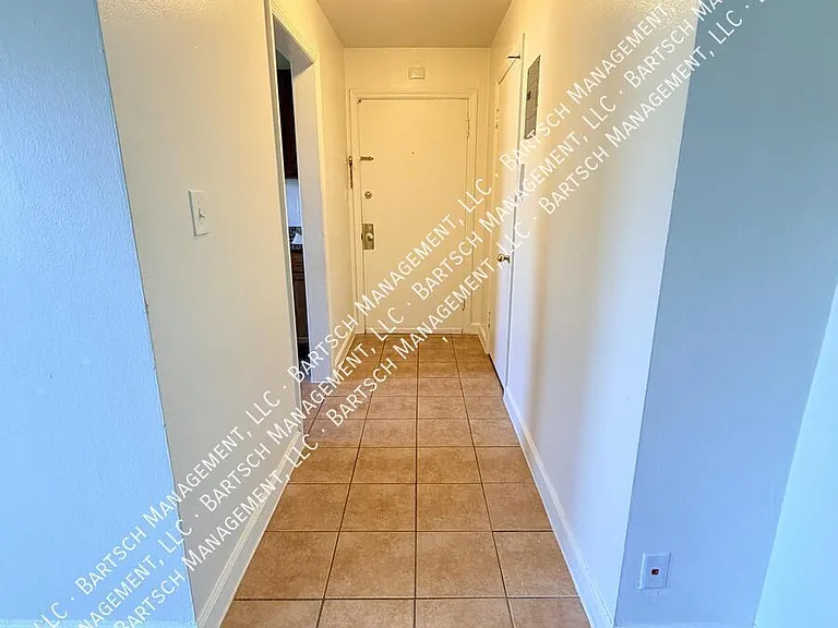 7833 W Becher St #18 — Photo 10