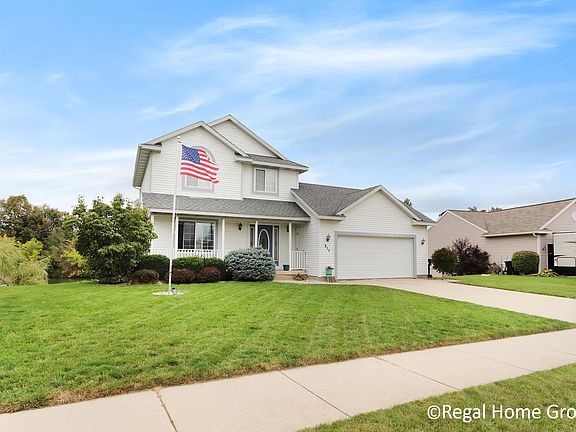 3rd image of 311 Summer Circle Dr SE
