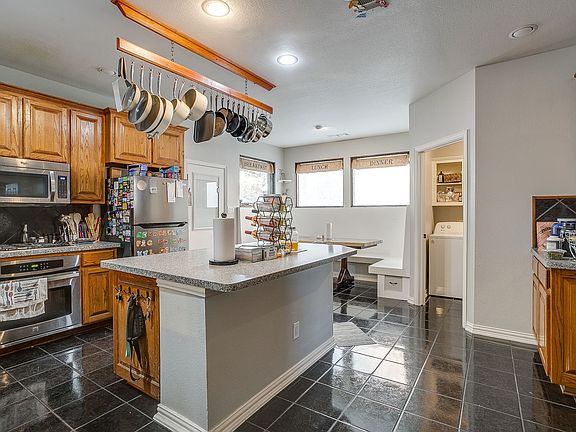2nd image of 6602 Fox Glen Dr