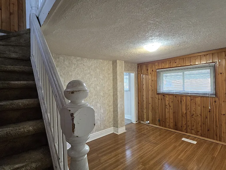 75 Rogers Ave — Photo 11