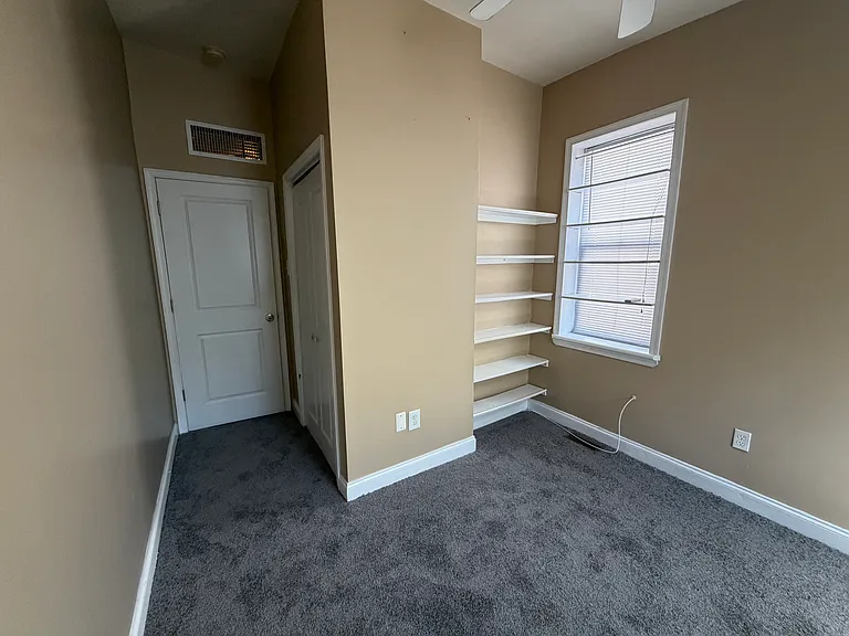 2437 S Darien St — Photo 11