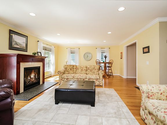 683 Old Stratfield Road