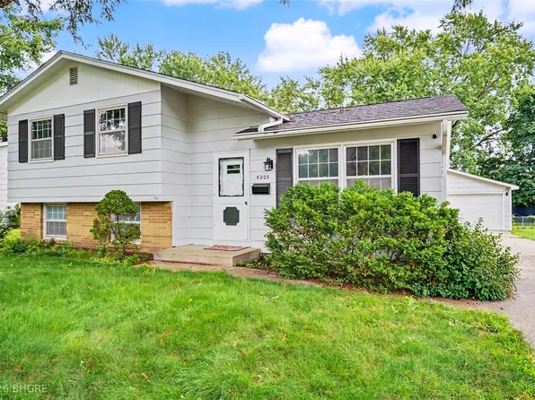 4205 67th St, Urbandale, IA 50322