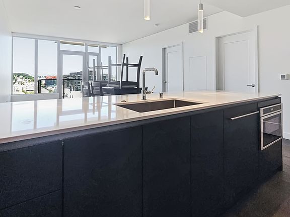 2nd image of 2510 6th Ave #1101