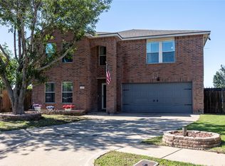 5205 New Castleton Ln, Fort Worth, TX 76135