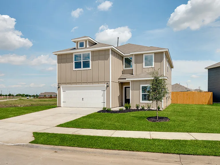 The Cottonwood has a beautiful siding exterior.