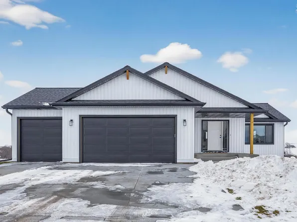 915 7th Ave, Wanamingo, MN 55983