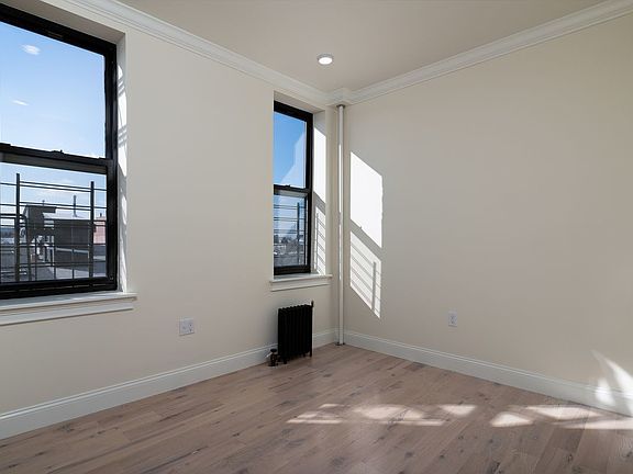 3rd image of 946 Bushwick Ave APT E6