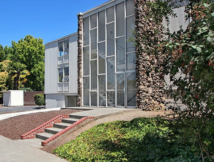 1st image of 122 E Creek Dr APT 3B