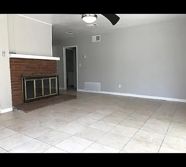 Hardwood Ave — Photo 3