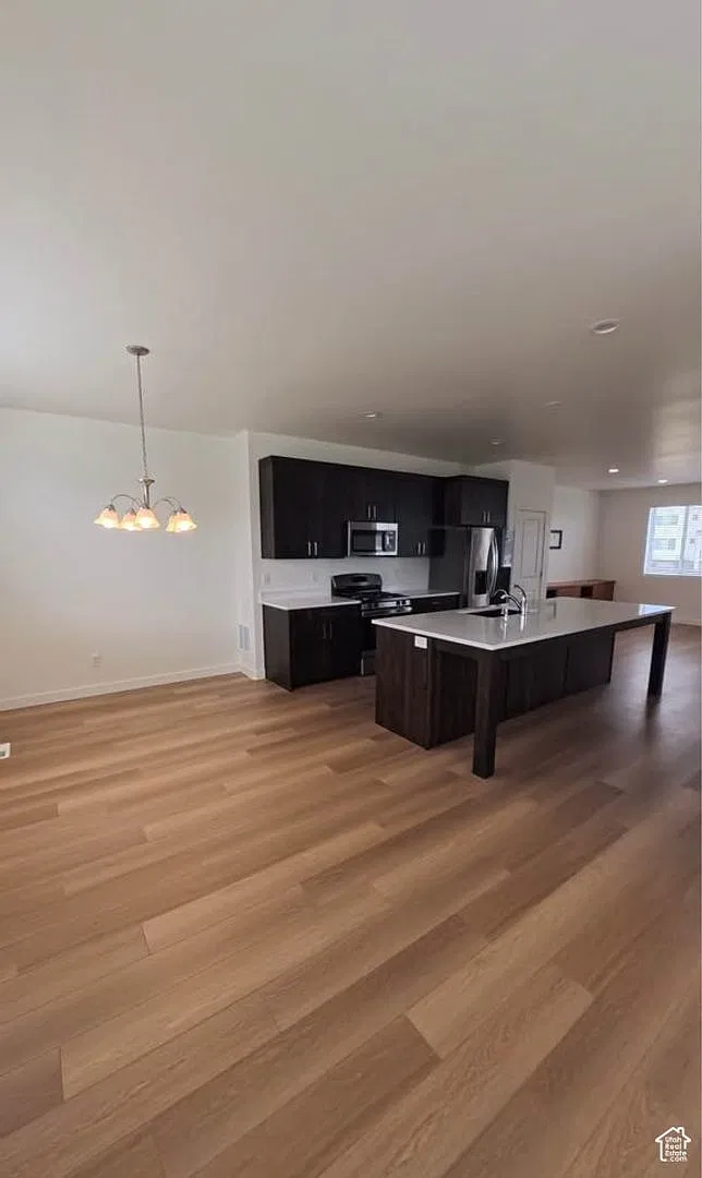 Lakeshore Landing - 4 Bedroom Townhome — Photo 3