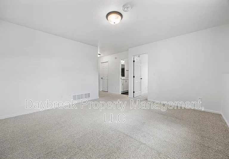 7909 Lost River Rd — Photo 26