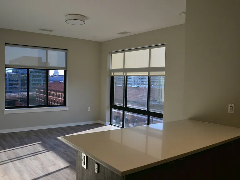 911 2nd St NE #601 — Photo 11