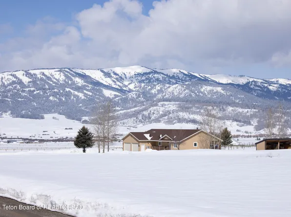 445 Pinto Ln, Etna, WY 83118