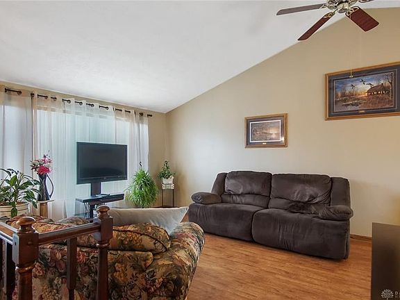 5th image of 2133 Robinhood Dr