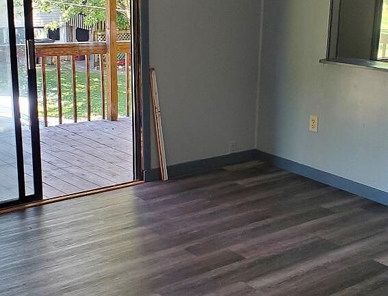 5th image of 1167 1/2 Bloomingdale Dr