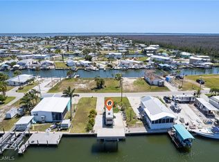 3876 Royal Palm Dr, Saint James City, FL 33956