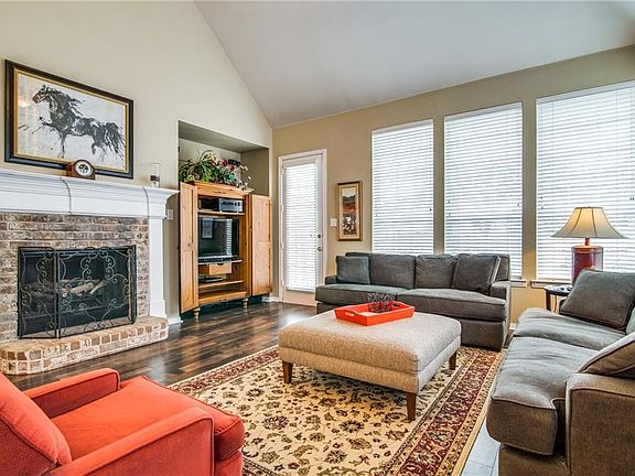 3rd image of 2413 Sedalia Ct