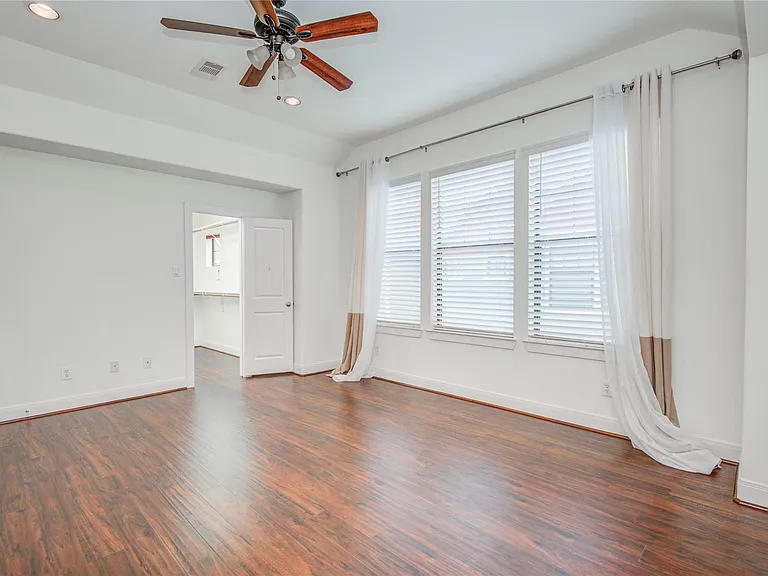 2414 Charleston St #B — Photo 24