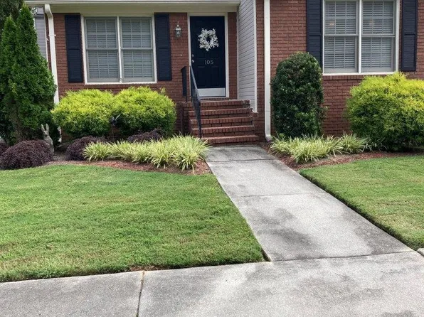 105 Embassy Ct, Macon, GA 31210