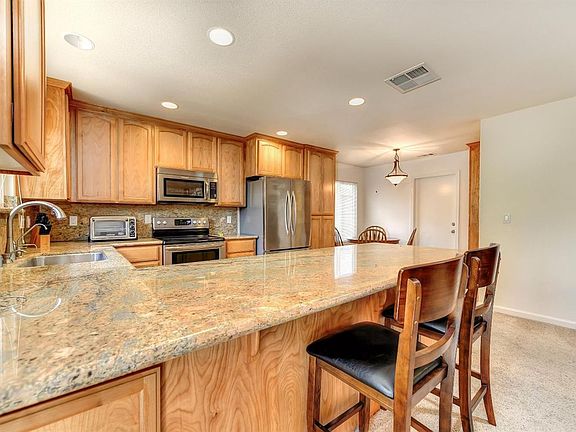 3rd image of 1206 Wimbledon Dr