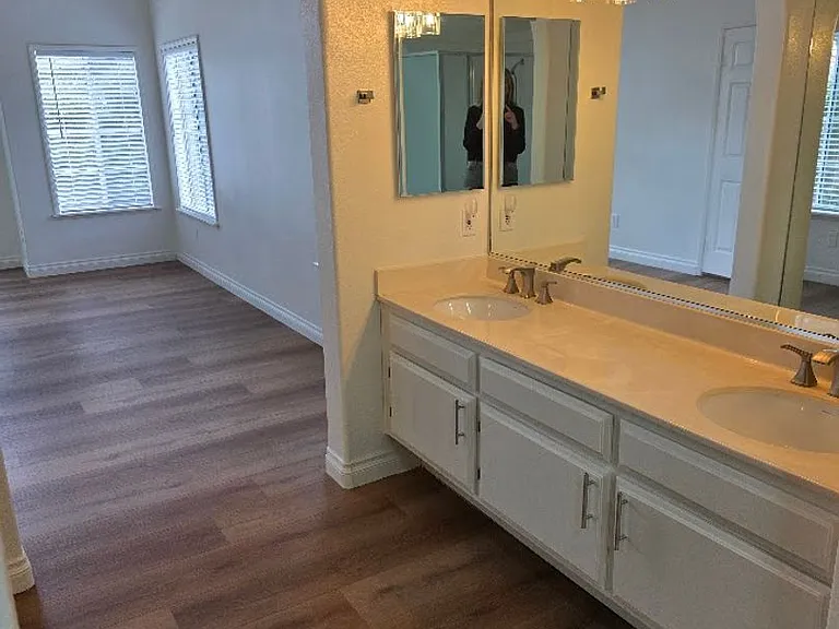 45104 Putting Green Ct — Photo 13