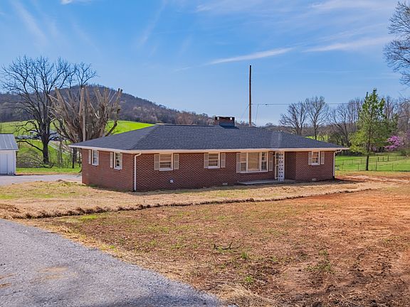 3rd image of 968 Spencer Rd