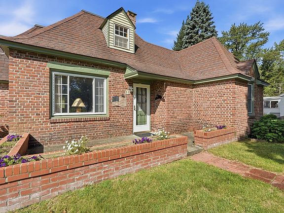 3rd image of 88 Homestead Ave