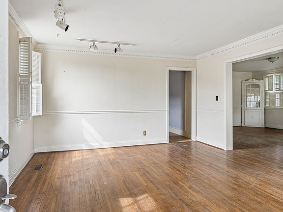 4th image of 756 Benton Ave